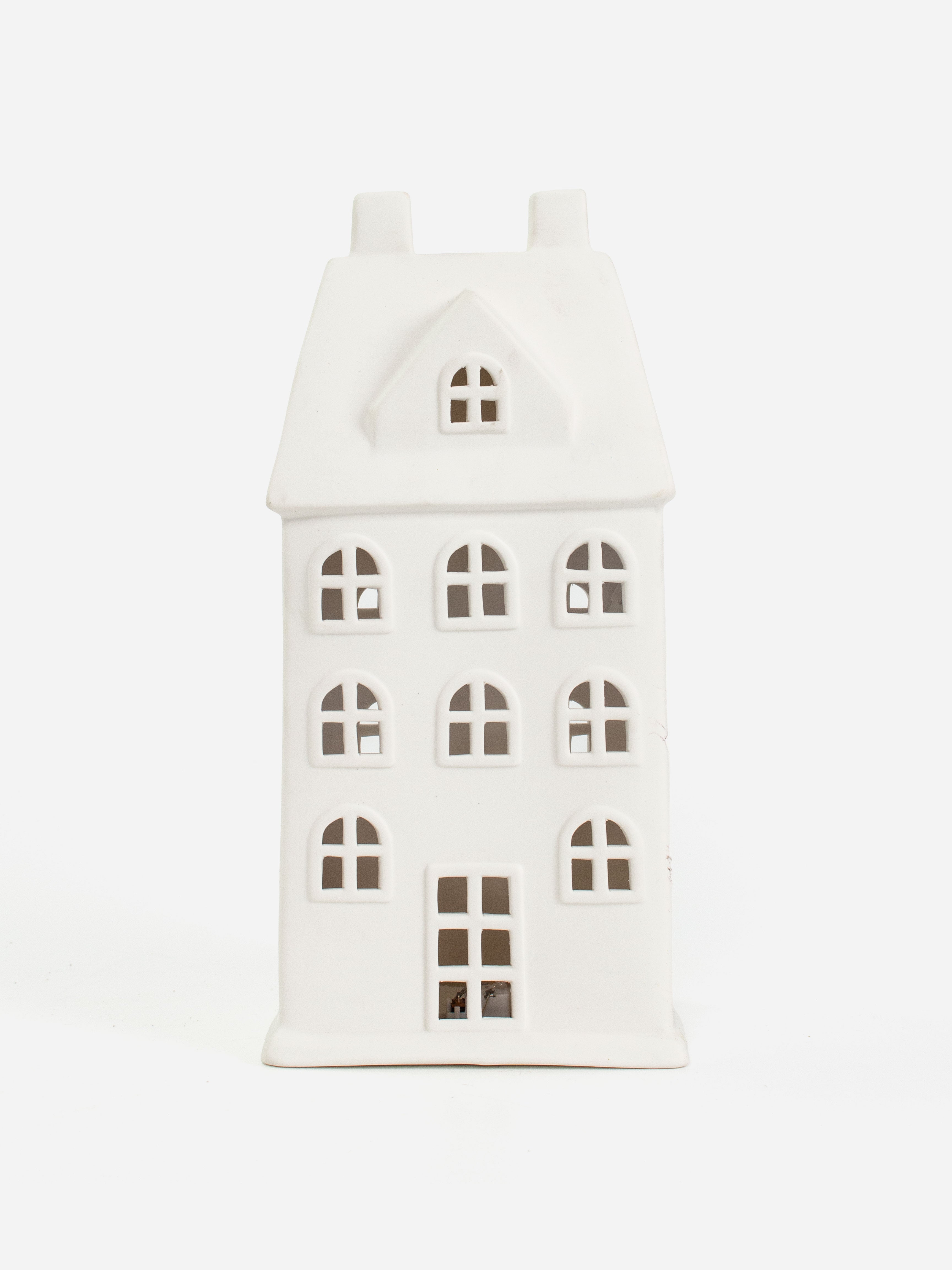 LED White Manor House