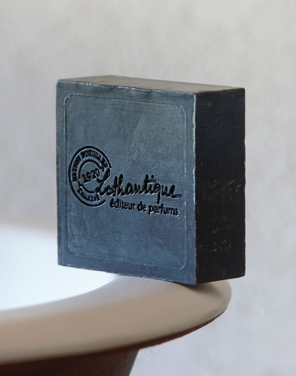 Lothantique Black Soap