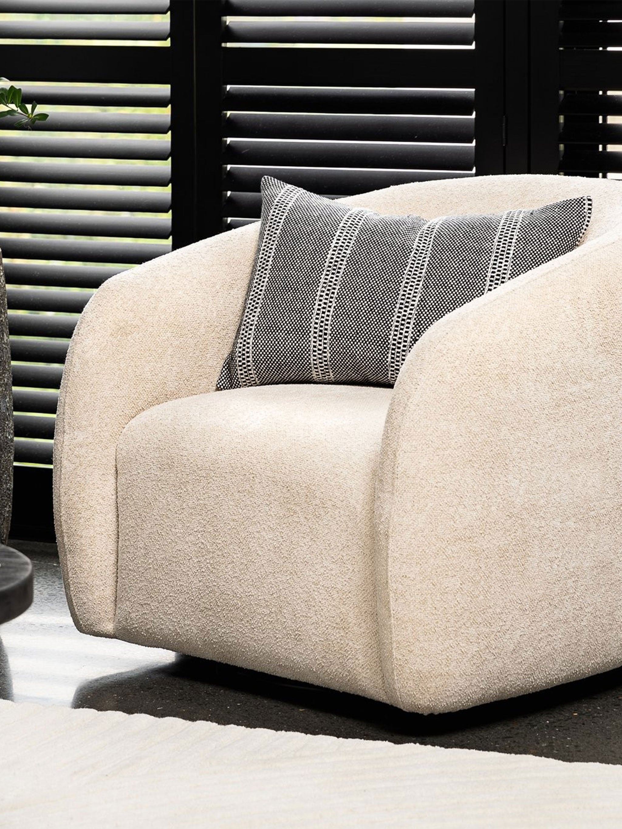 Max Natural Swivel Chair