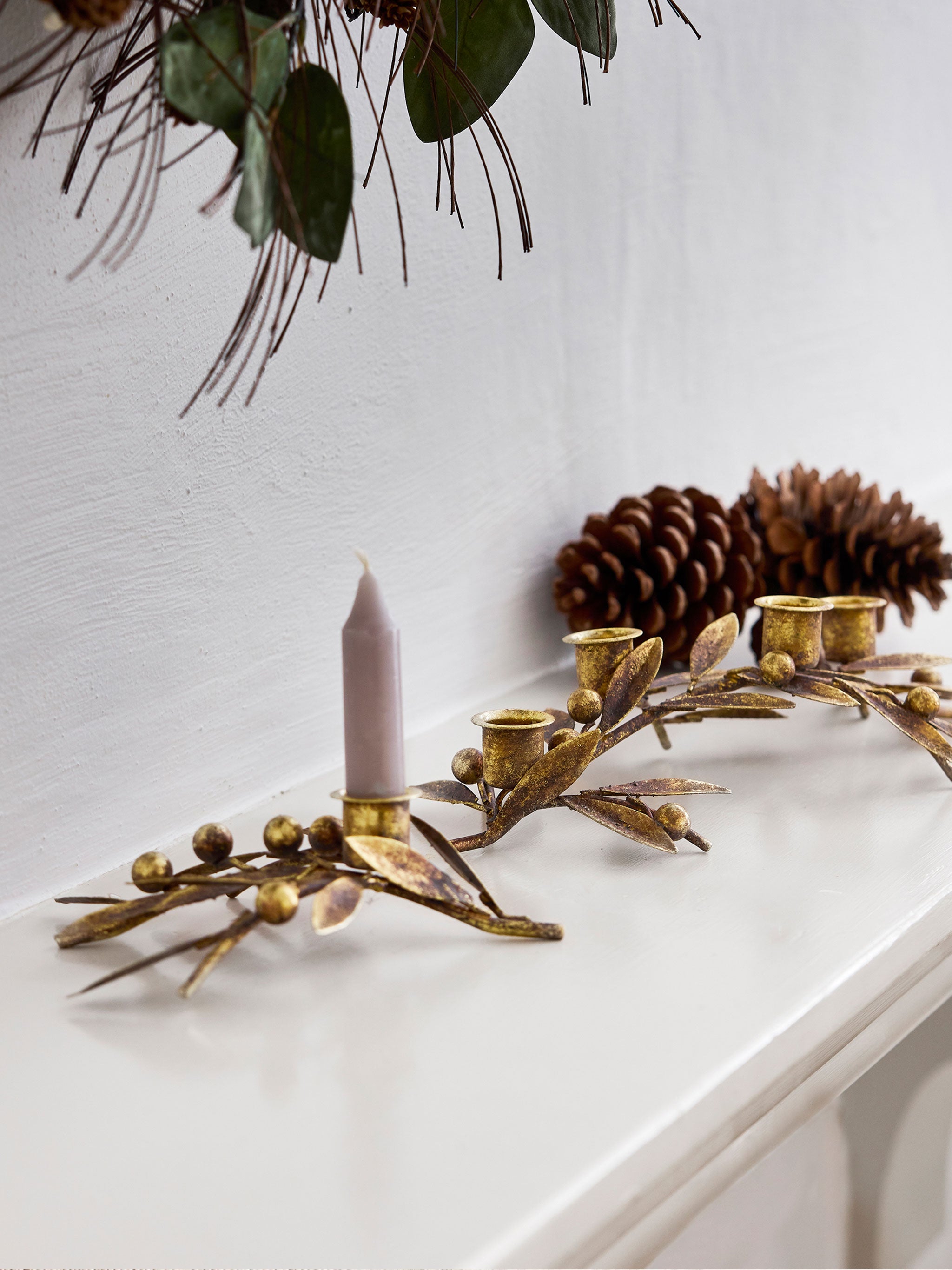 Mistletoe Iron Candleholder