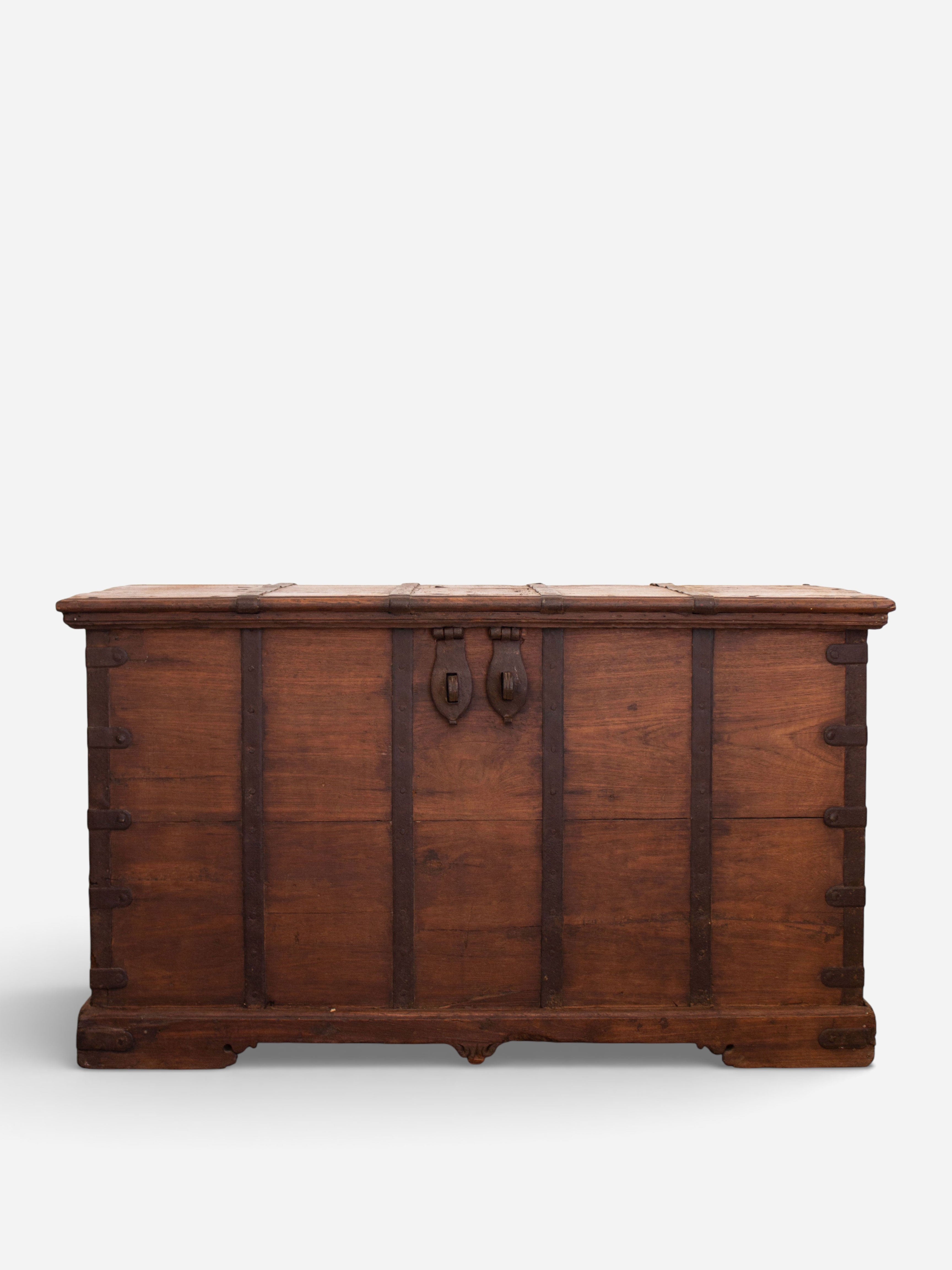 Monforte Vintage Wooden Trunk