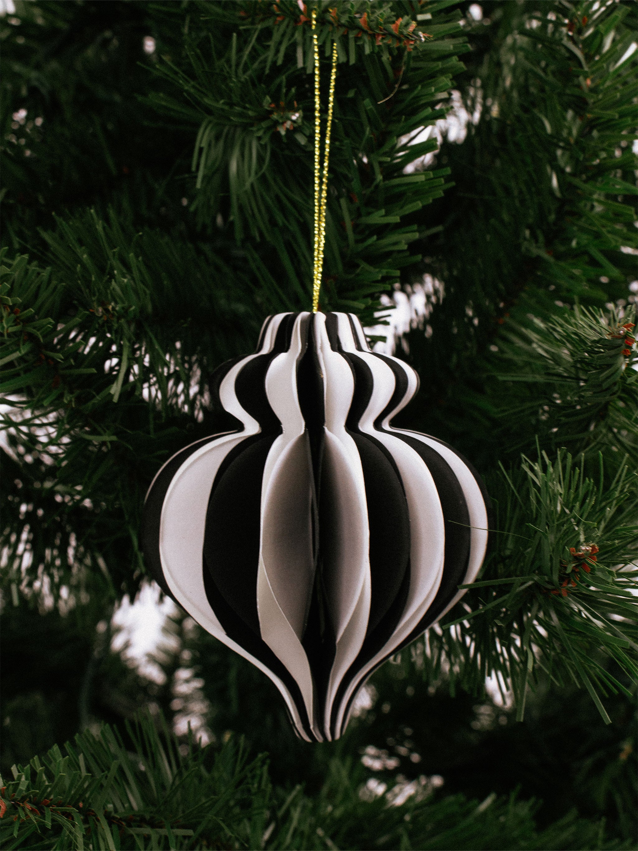 Monochrome Paper Finial