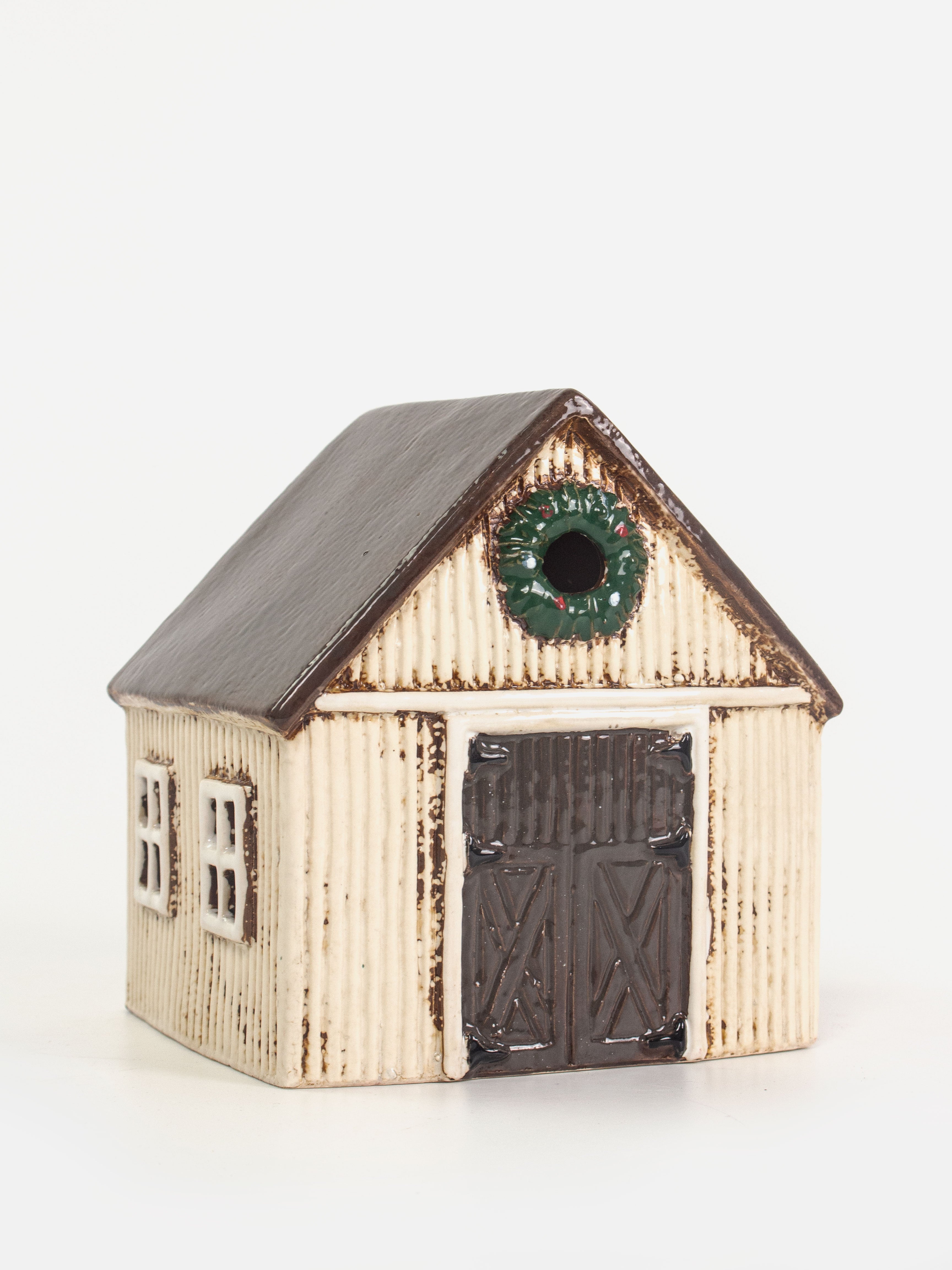 Nordgard Tea Light Stable with Wreath