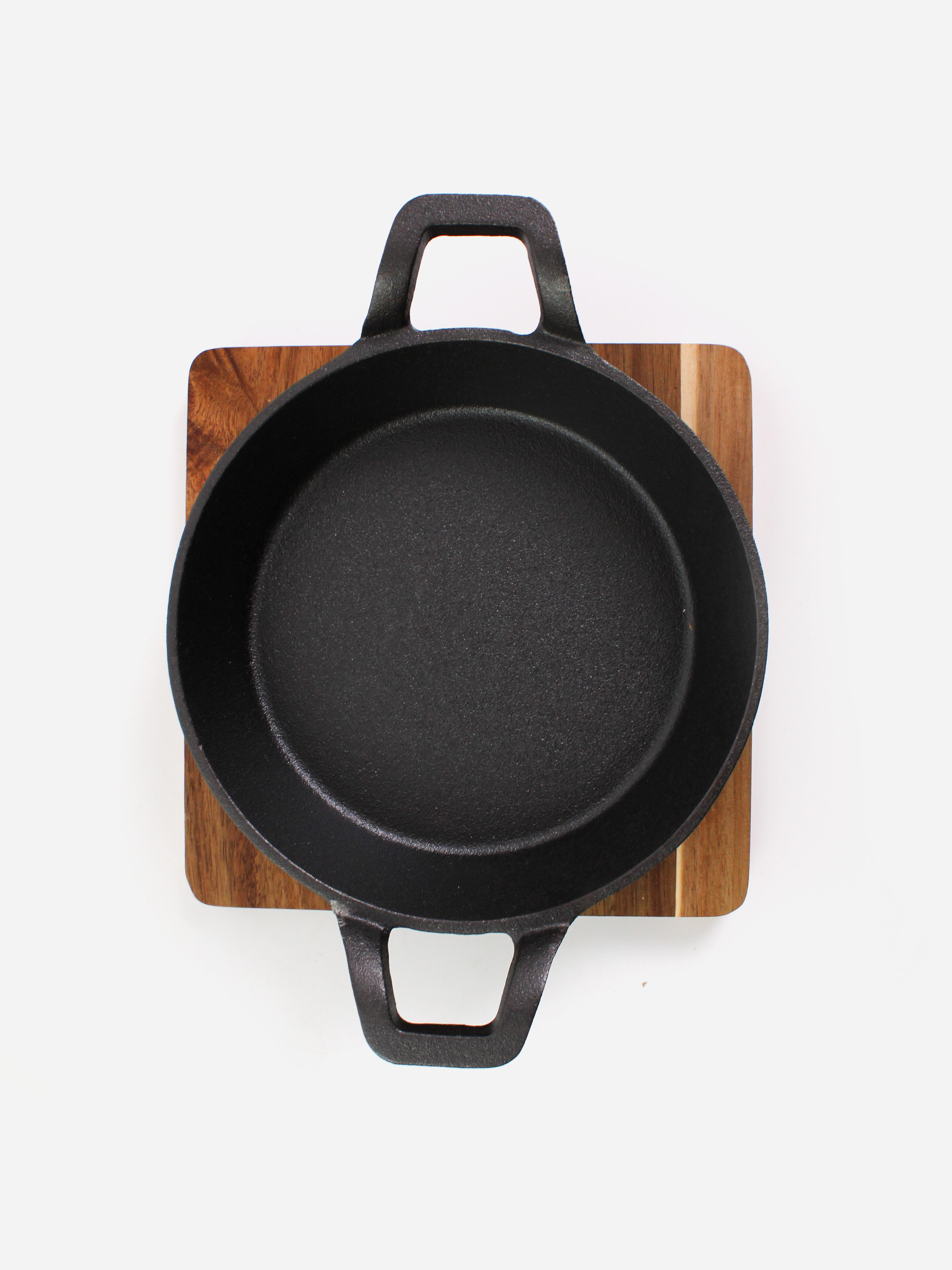 Round Cast Iron Skillet with Acacia Trivet