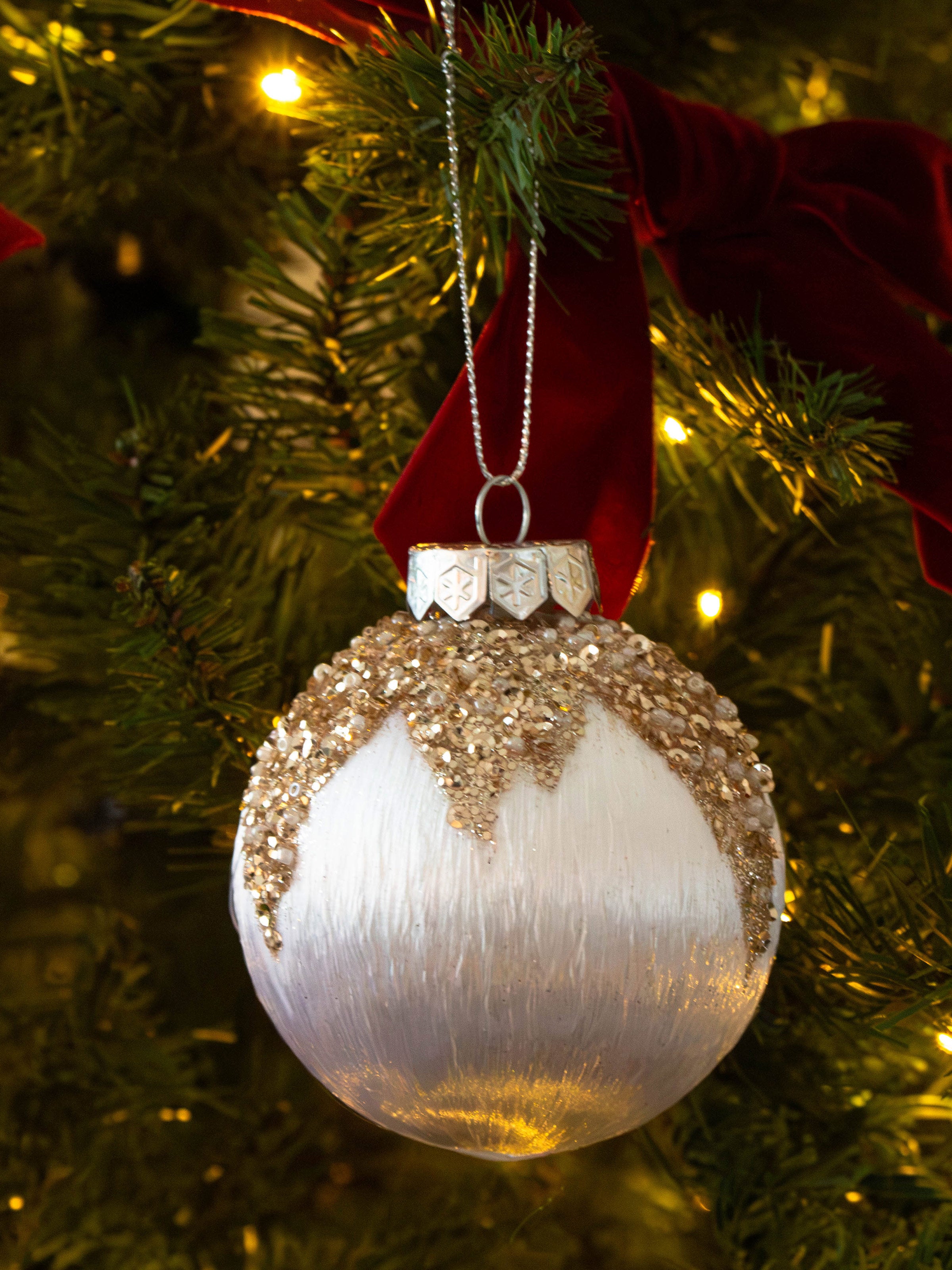 Silky White Twilight Bauble