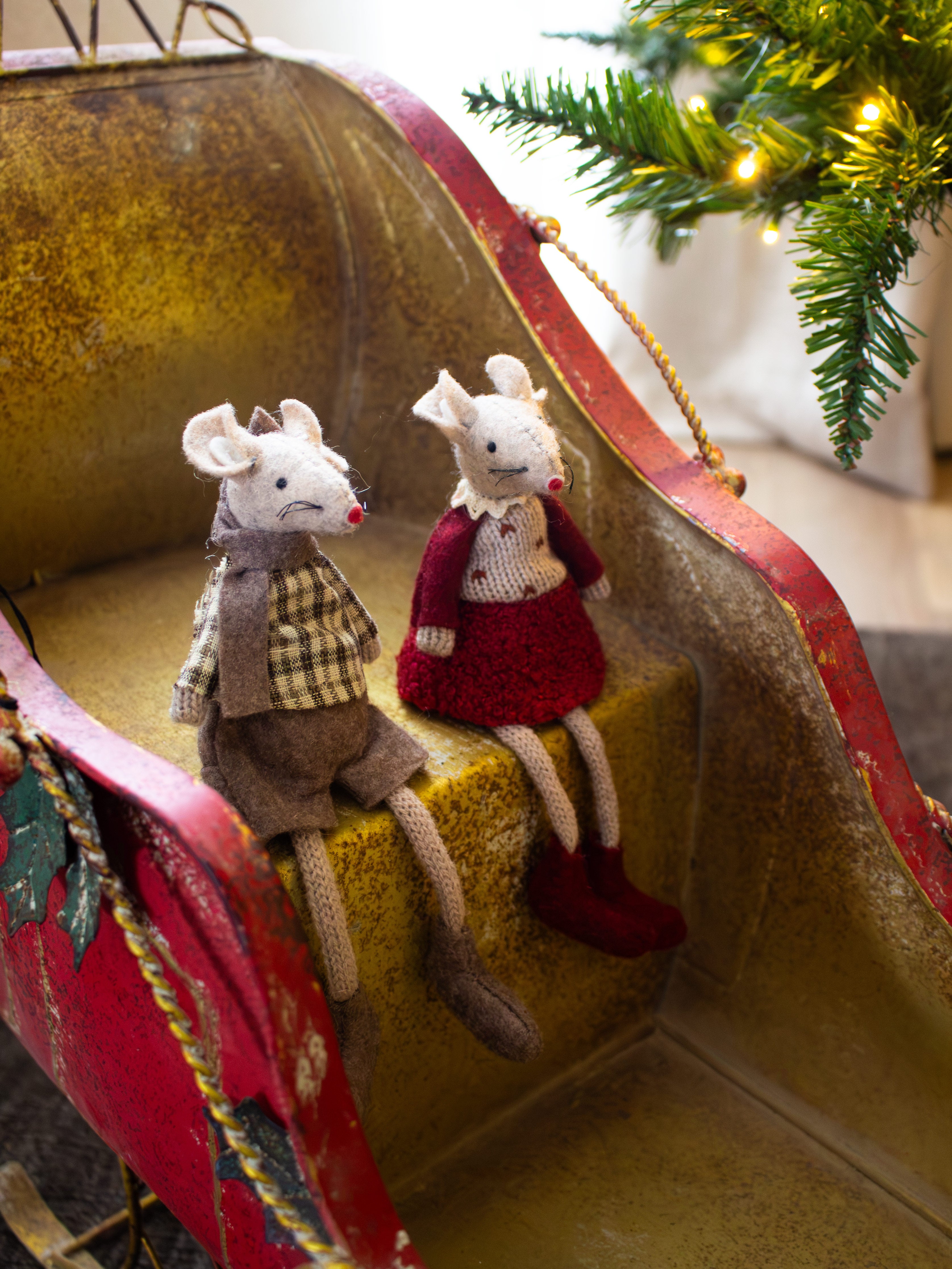 Red Mouse Sitting