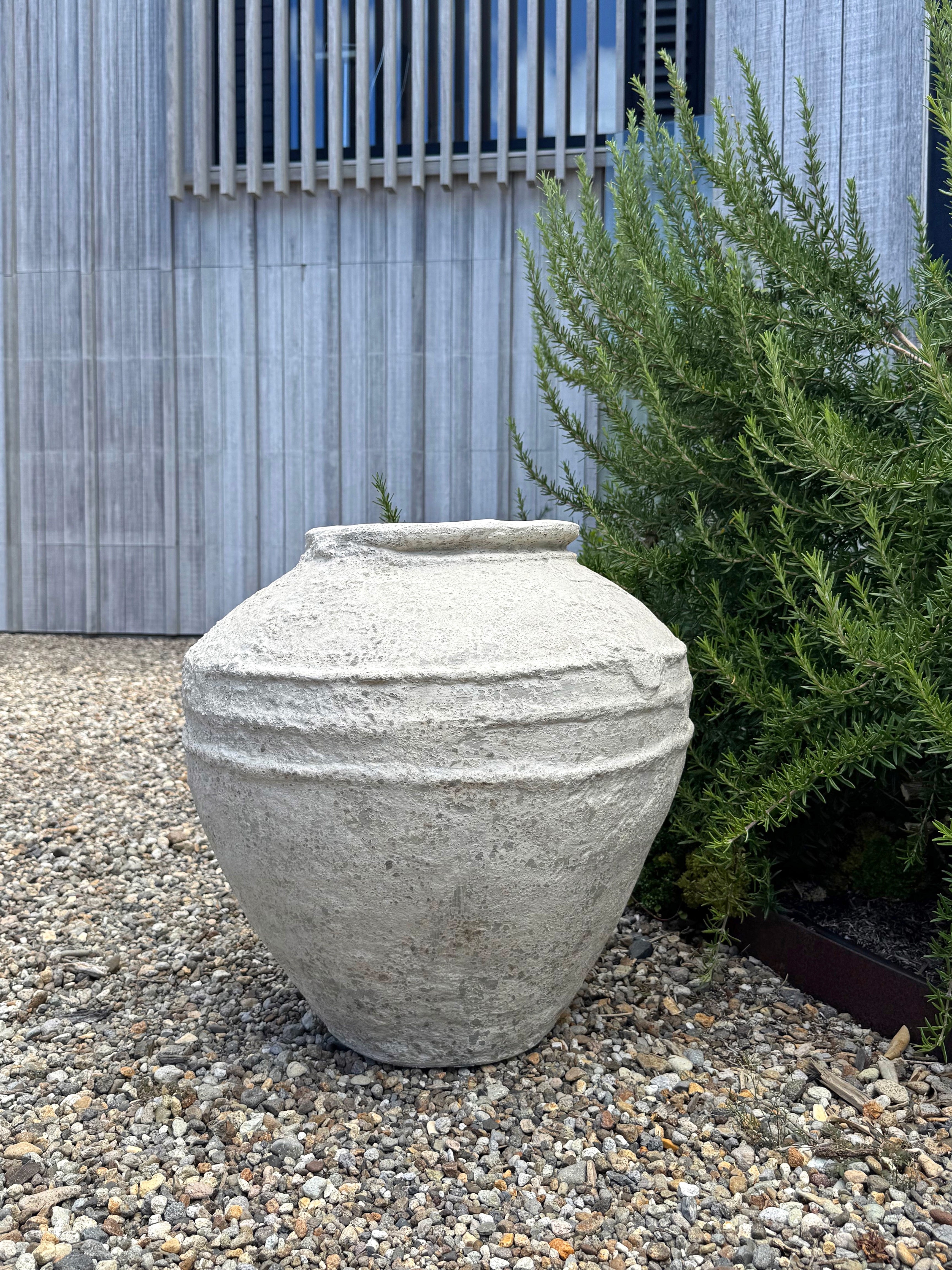 Sumatra Daphne Bone Pot