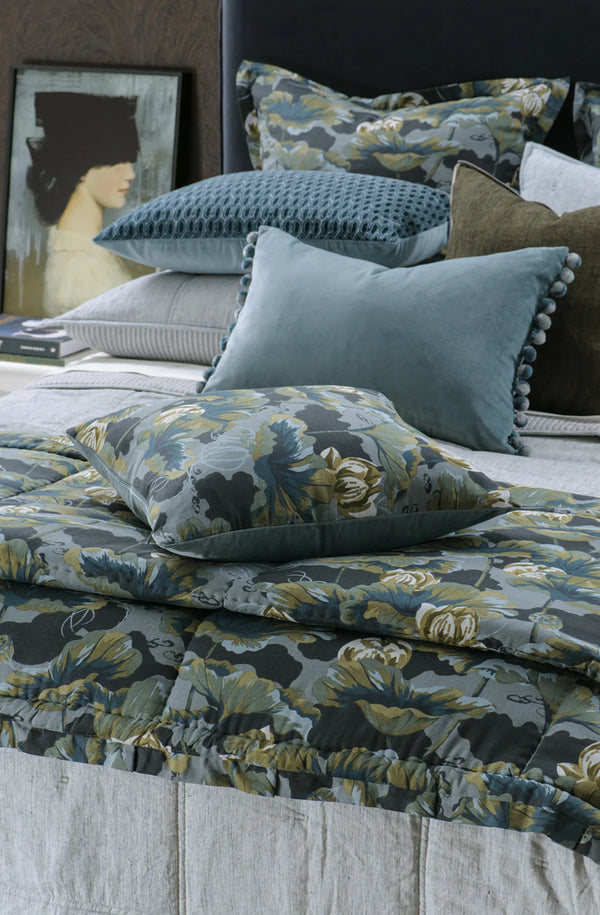 Waterlily Comforter