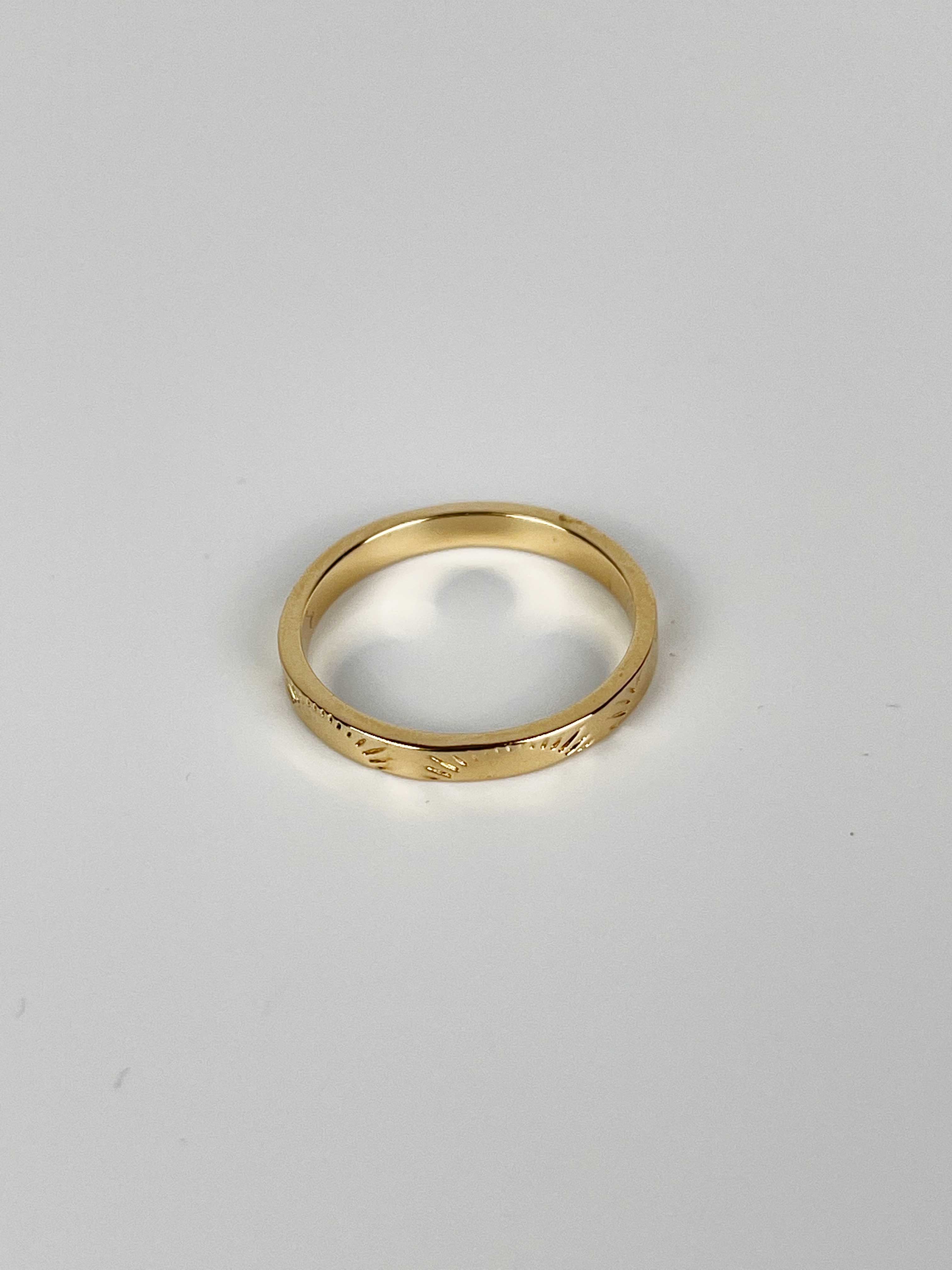 18K Gold 3mm Band Sun Etch Ring